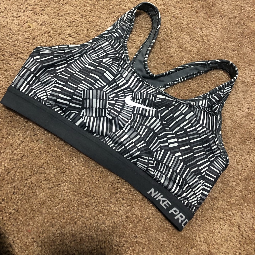 Nike pro sports bra